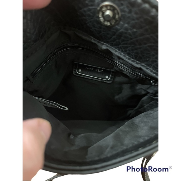 NINE WEST black faux leather crossbody purse - Picture 4 of 6